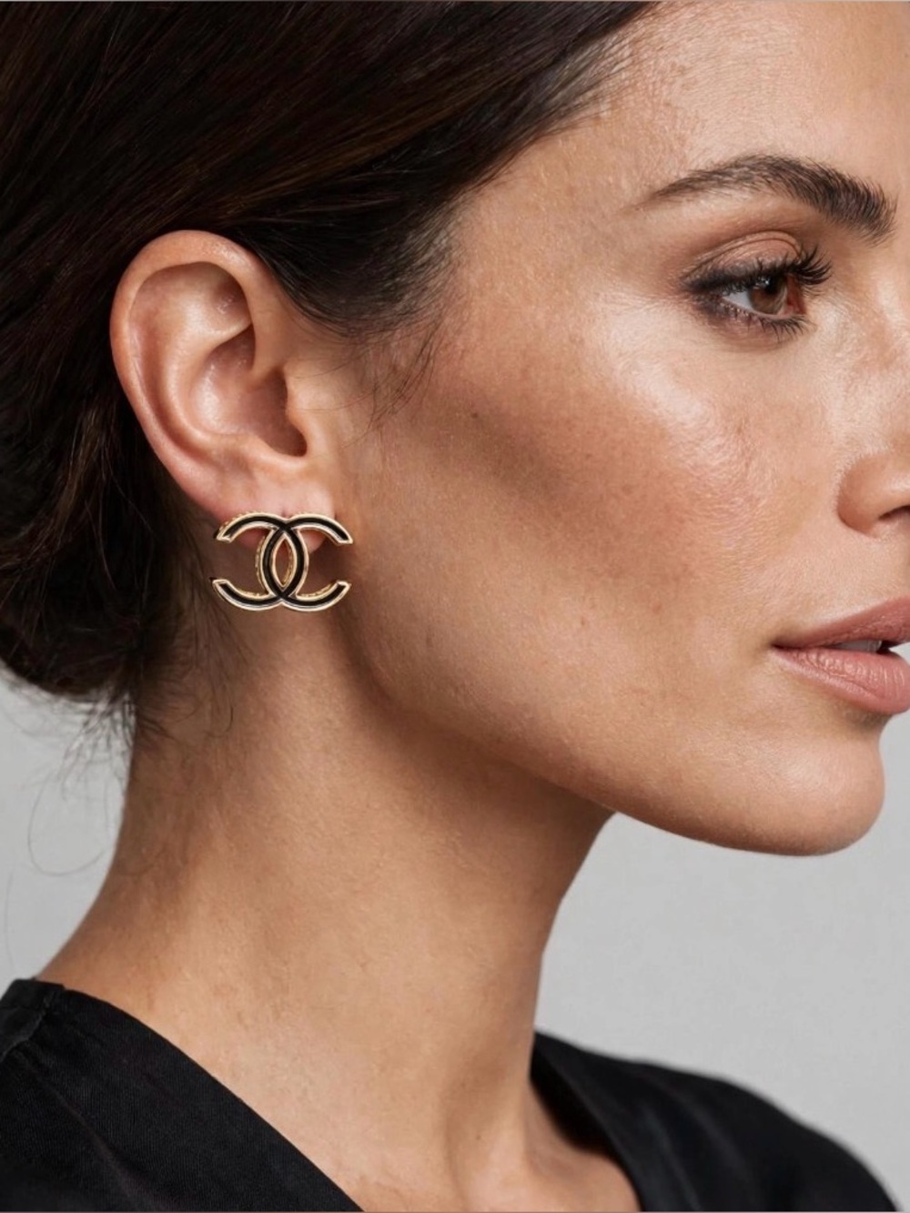 Nice gold finish earrings!